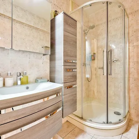 Appartamento Modern Of 47m² In The 17th District *